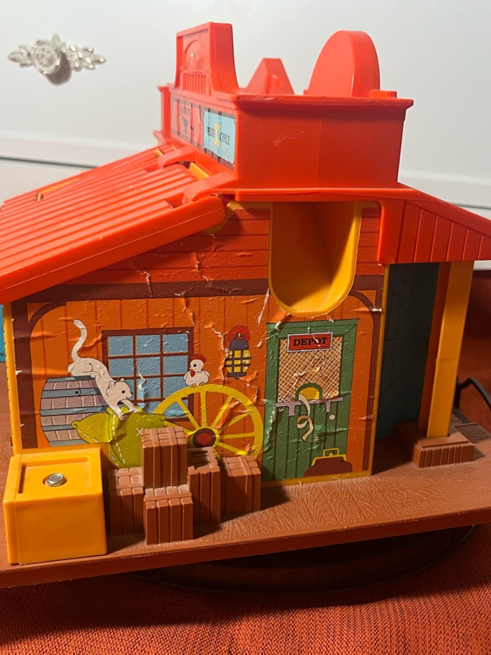 Vintage Fisher-Price Western Town Playset and little people - Picture 11 of 14